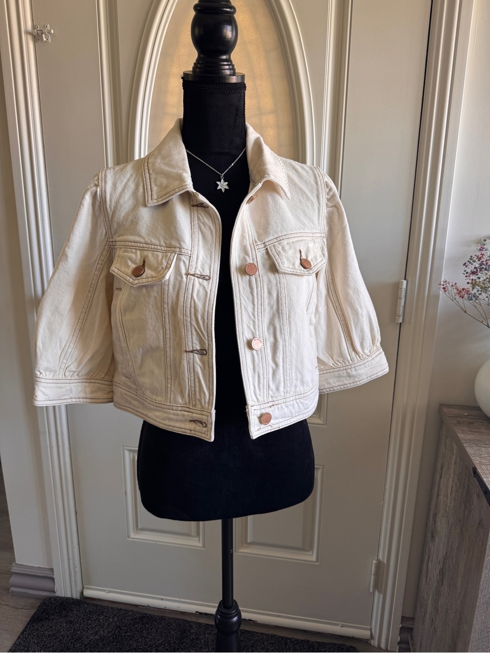 Blank NYC women’s Cream Cropped Denim Jacket